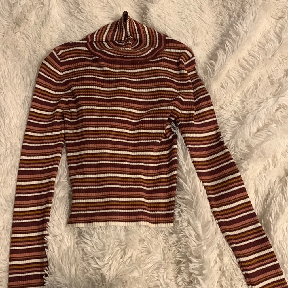 Pink Republic Striped in red shades. Size S
